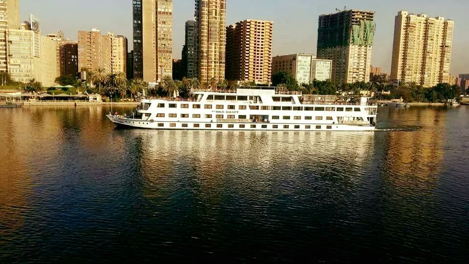 مركب نايل كروز المراكب النيلية بالقاهرة